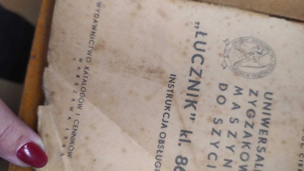 Maszyna do szycia Łucznik z 1968- jest instrukcja obsługi z datą