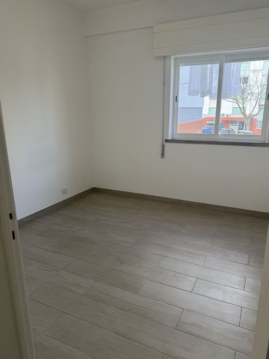 Arrenda-se T1 - Miratejo