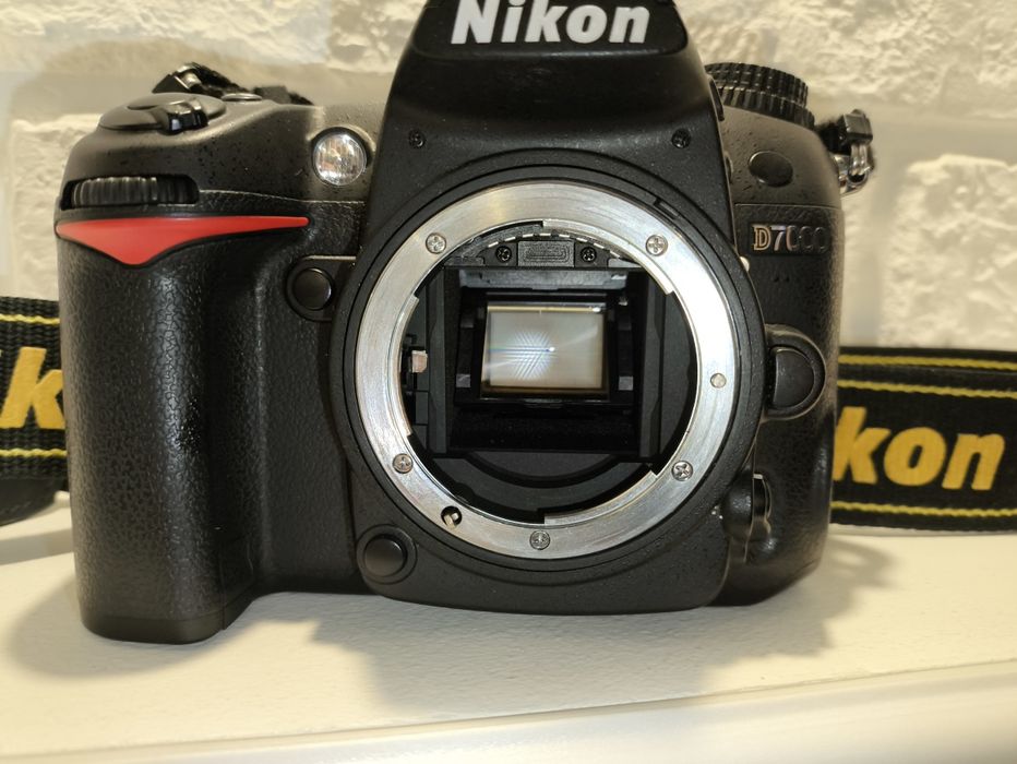Nikon D7000 (Body) з батарейним ним блоком + оптика по запиту