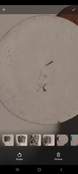 Vaso antigo em cerâmica
10 cm de diâmetro e de altura aproximadamente
