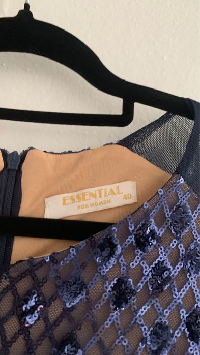 Вечірня сукня з паєтками