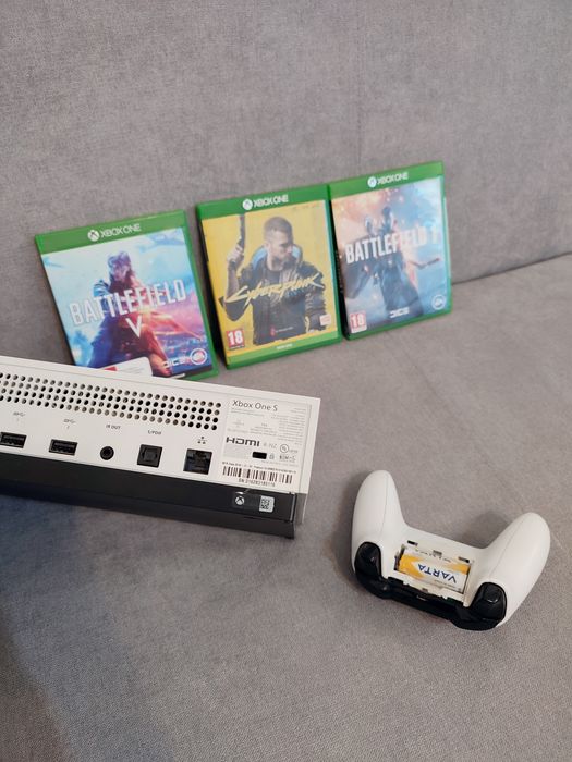Xbox One S + Pad + Gry