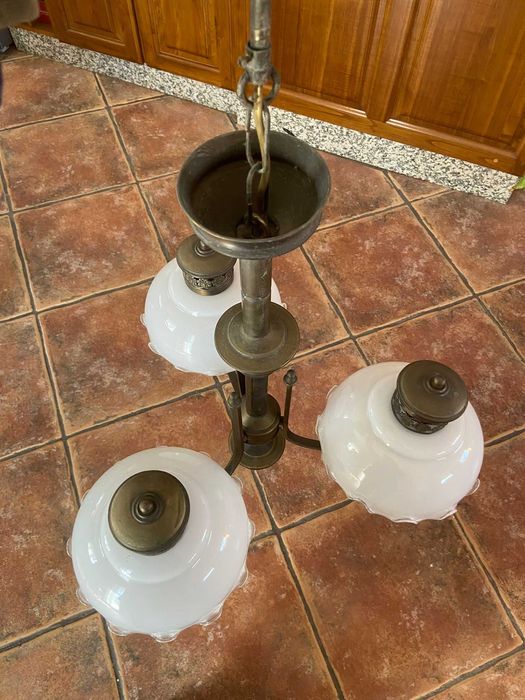 Candeeiro de ferro antigo (teto)