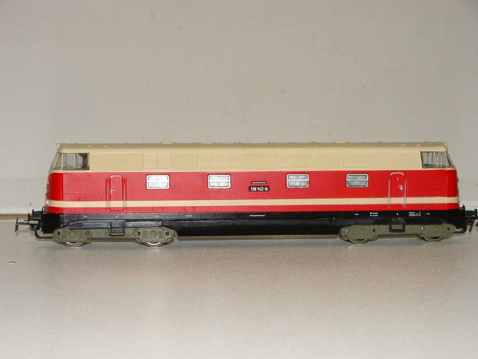 Lokomotywa spalinowa BR 118 142 - Piko - H0