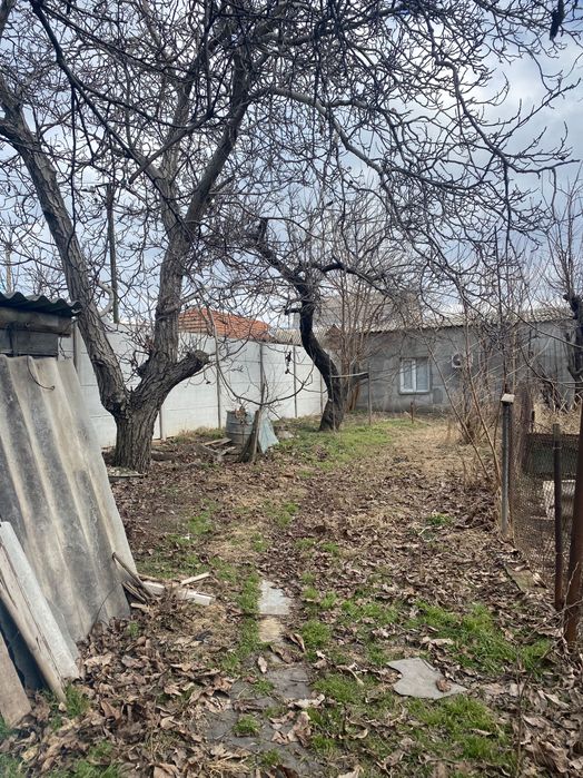 Продам будинок з дIлянкою на 3 сотки, гаражем