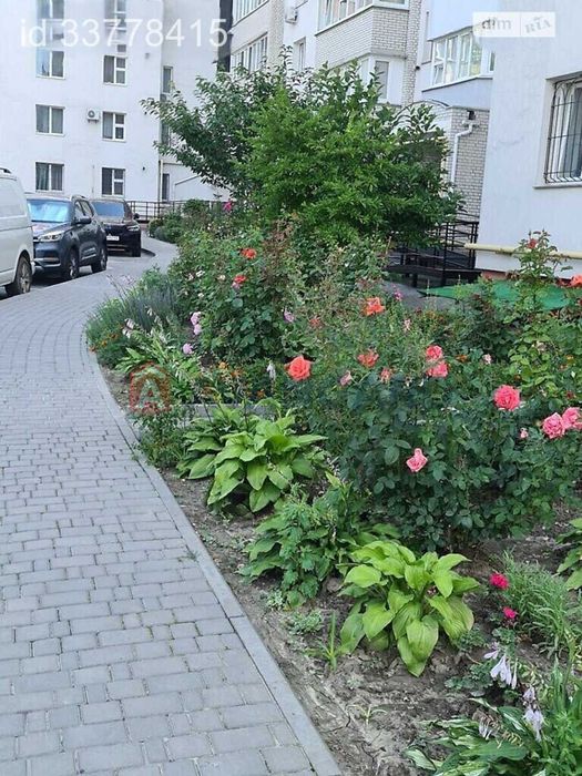 Продам квартиру Академіка Ющенка 5