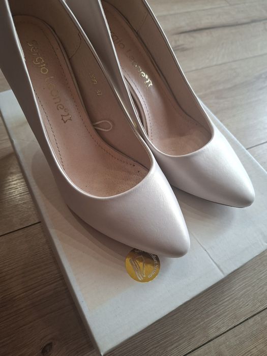 Buty szpilki kolor perlowy