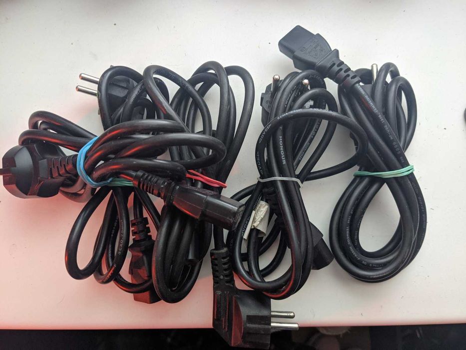 Продам  кабель питания 3 pin пин для ПК б.у.