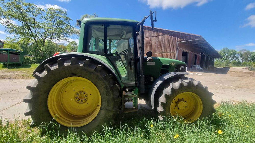 Ciągnik John Deere 6330