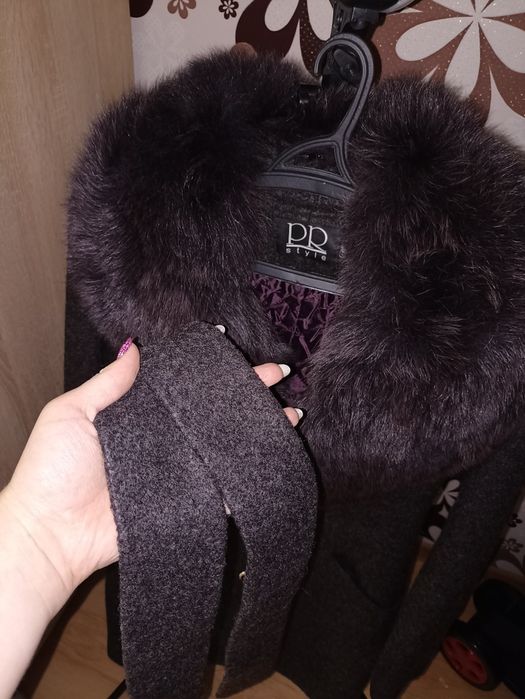 Пальто зимове з натур.хутром