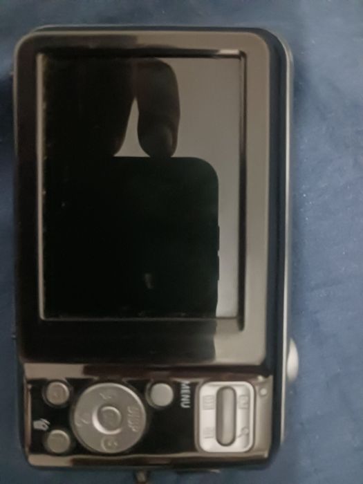 Vendo máquina fotográfica da samsung,cem muito bom estado