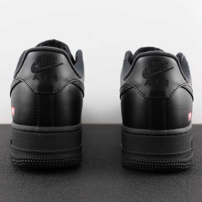 Nike Air Force 1 Supreme R. 39
