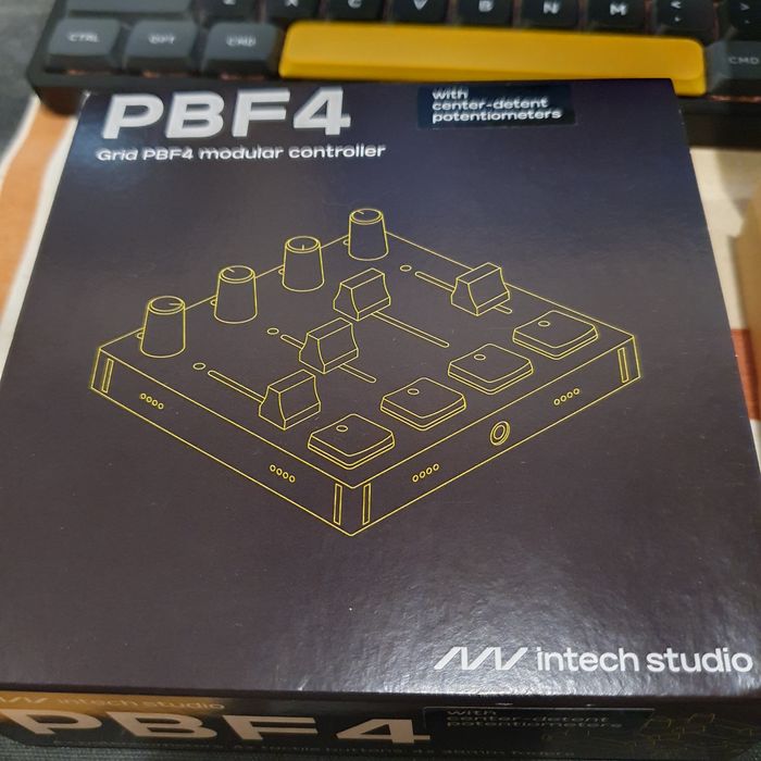 Controlador MIDI Intech Studio PBF4 Bonfim • OLX.pt