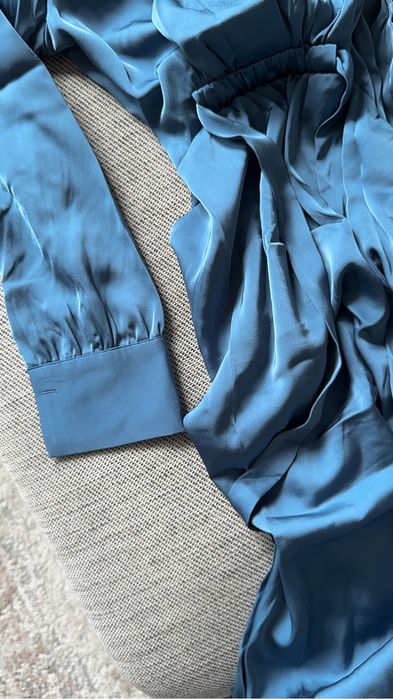 długa niebieska sukienka Massimo Dutti