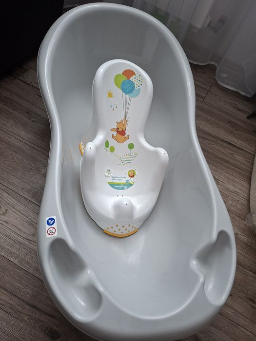 Wanienka dziecięca  i fotelik antyposlizgowy do kąpieli