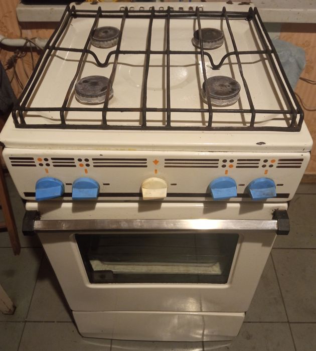Газовая плита с духовкой рабочая  б/у