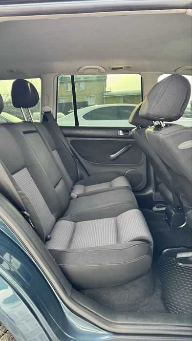 Volkswagen Golf IV Фольксваген Гольф 4 2003 р 1,6 MPI бенз 5 МКПП