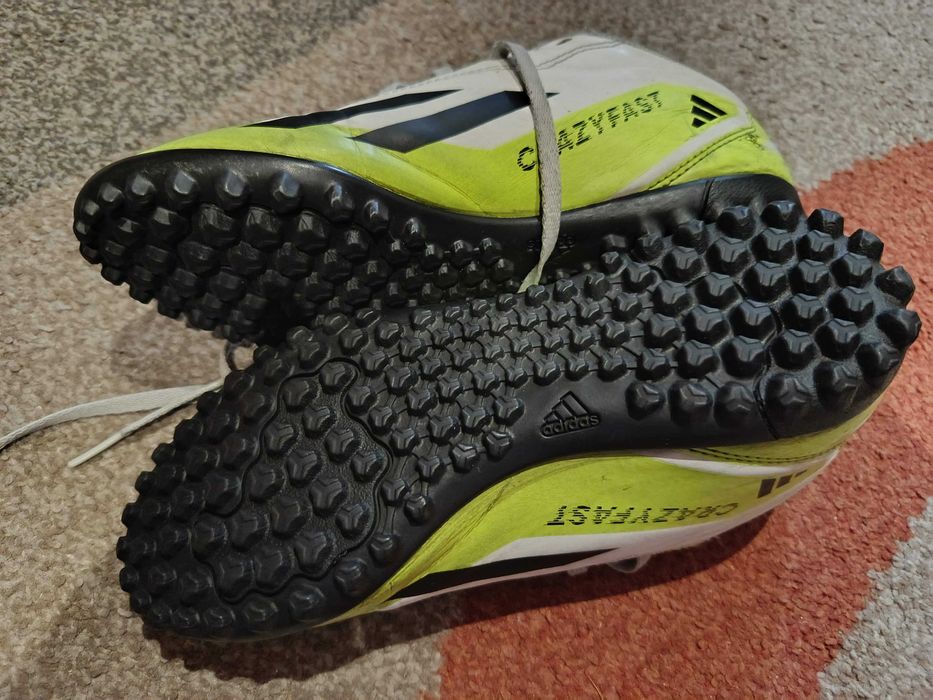 Chuteiras tamanho 36 e 38 em bom estado