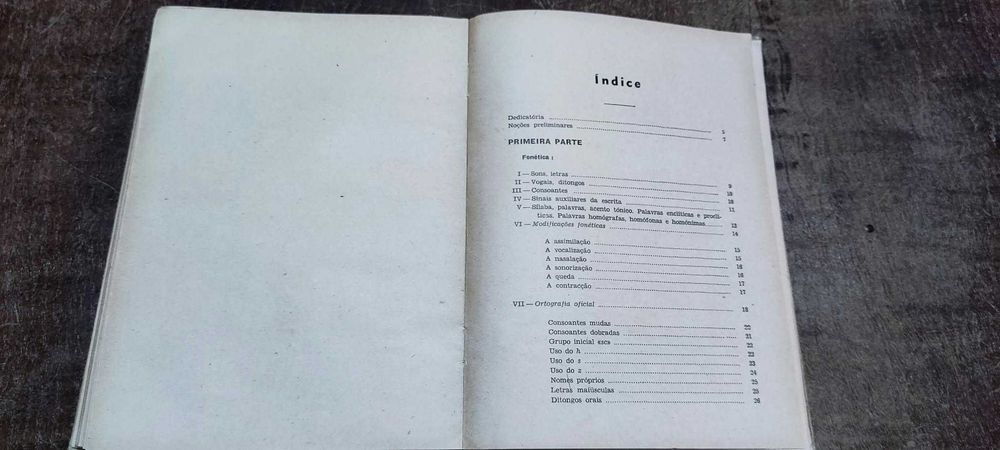 Para colecionadores: 1.ª edição (1937) da "Gramática Elementar de Português"