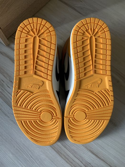 Nike Air Jordan 1 Retro High TAXI Yellow Toe