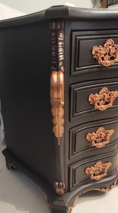 Cómoda estilo D. José requintada