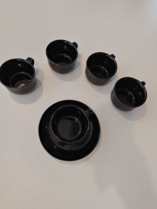 Czarne filiżanki ze spodkiem - prod. Mińsk Mazowiecki