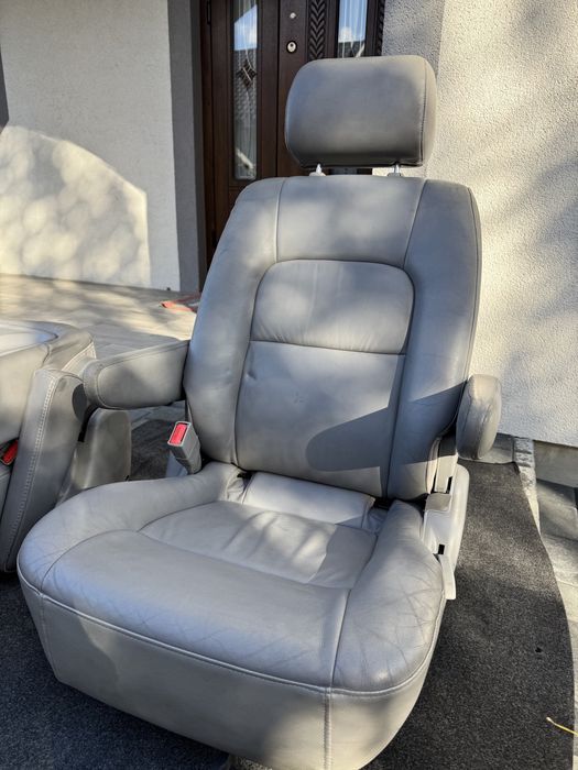 Оригінальні шкіряні сидіння сідушки Kia Carnival Кіа Карнавал Шкіра