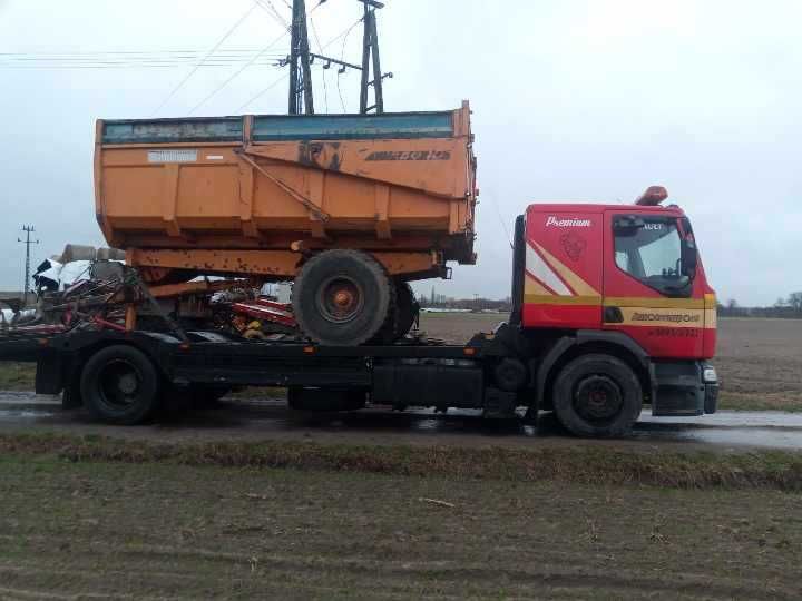 Transport laweta przewóz maszyn rolniczych  budowlanych wciągarka