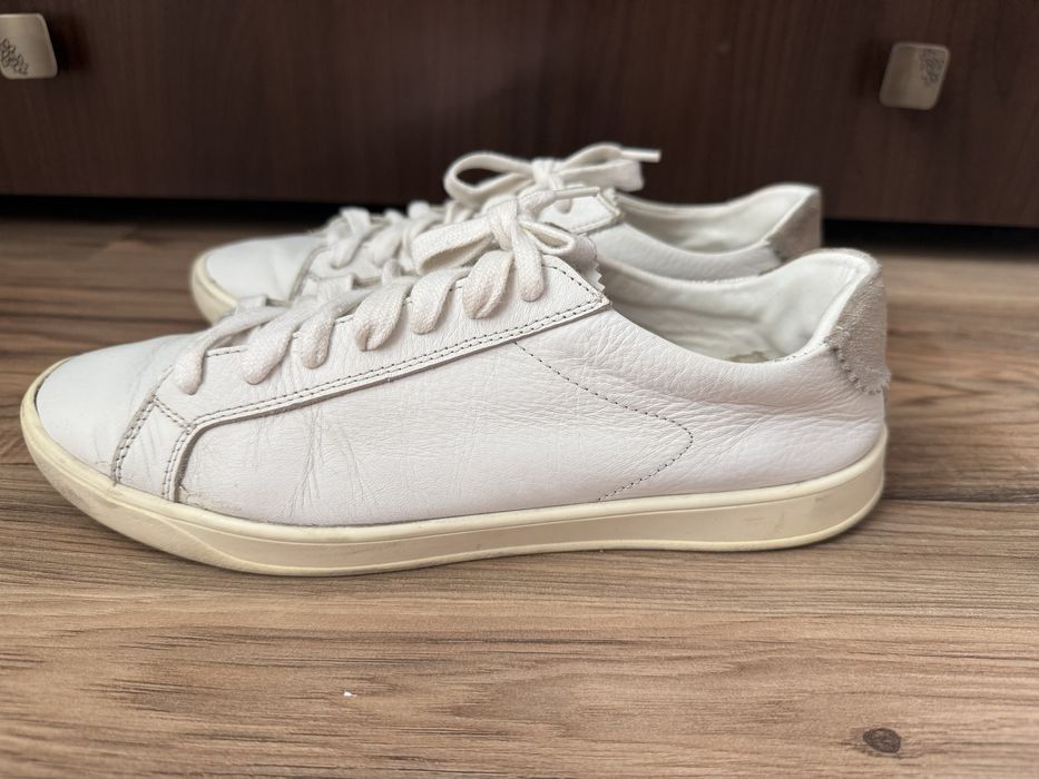 Шкіряні жіночі кросівки Zara 38 р 24,5 см устілка