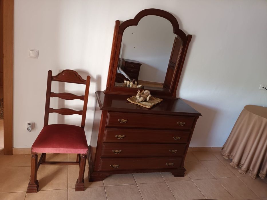 Móveis de sala e quarto