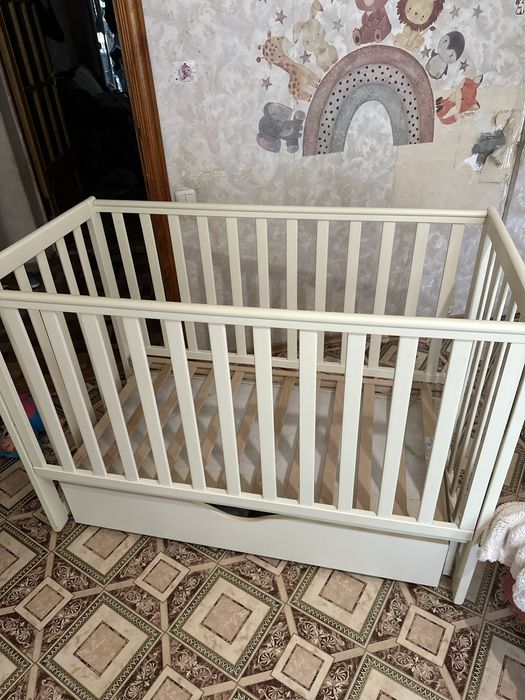 Продам детскую кроватку