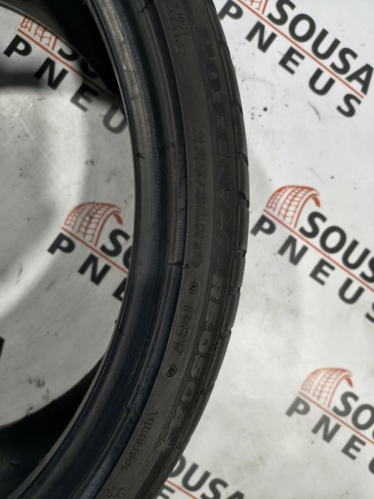 2 pneus semi novos 225-35R19 Bridgestone - Oferta dos Portes