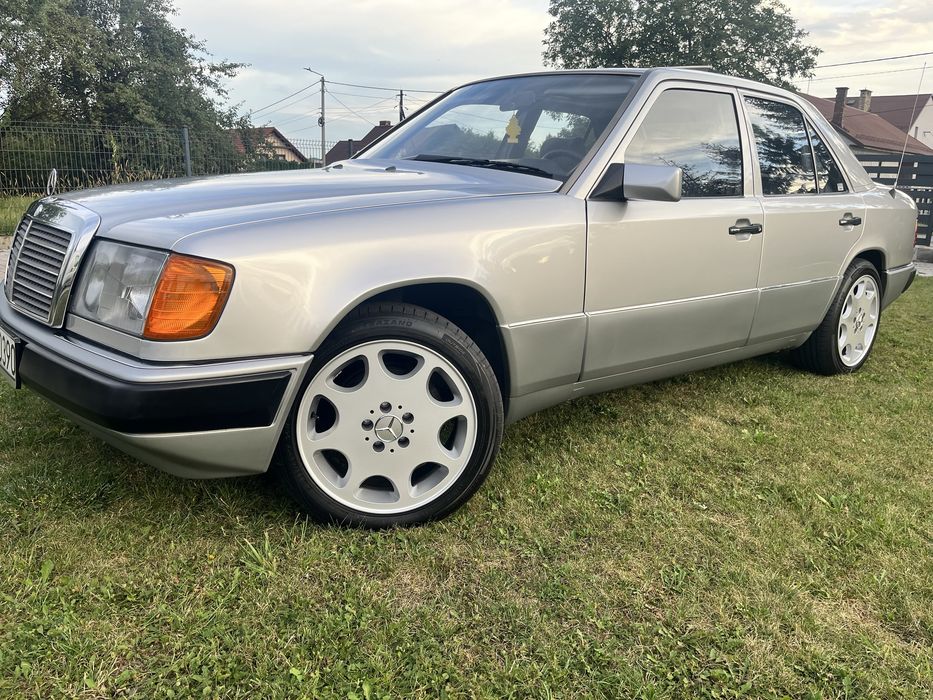 Mercedes-Benz W124