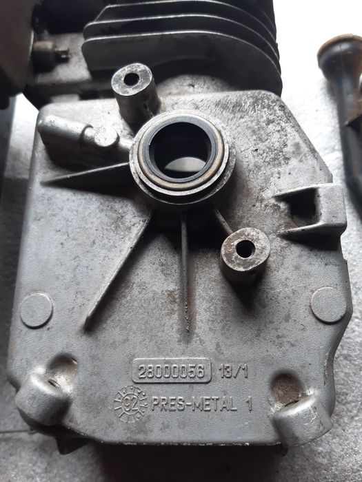 Блок двигуна газонокосарки