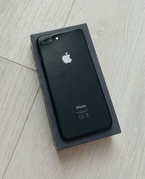 Продам IPhone 8 Plus