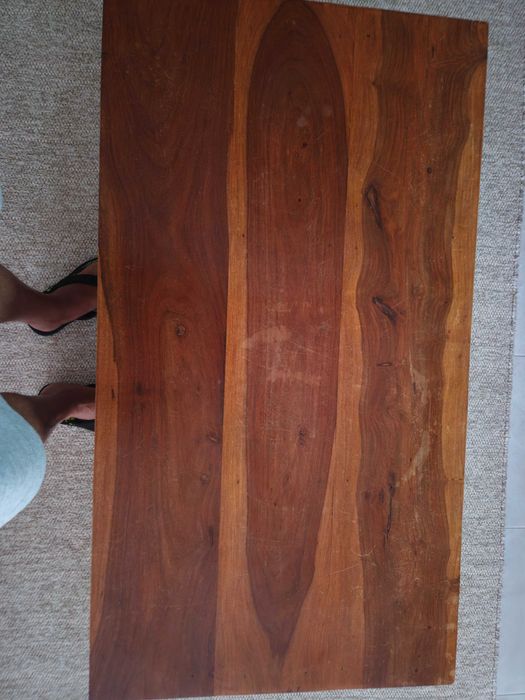 Mesa de madeira maciça