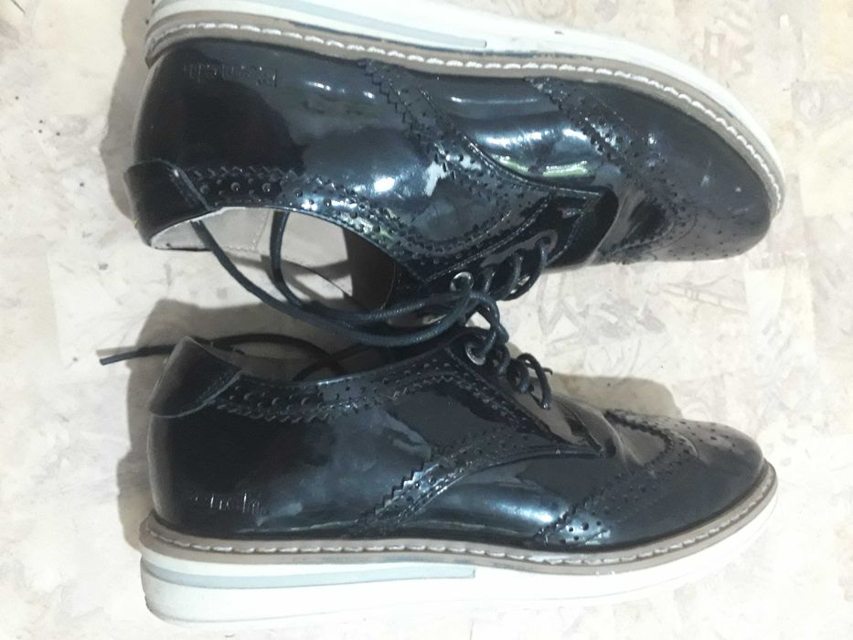 Лофери   лаковані " Bench ".