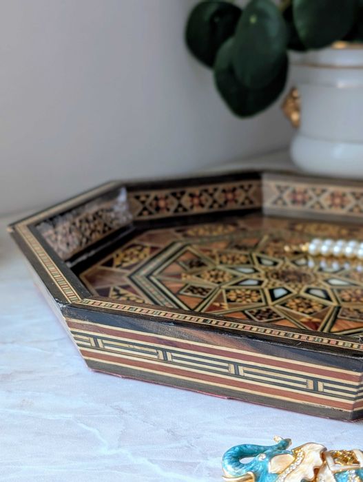 Ośmiokątna taca mozaikowa z inkrustacją z masy perłowej