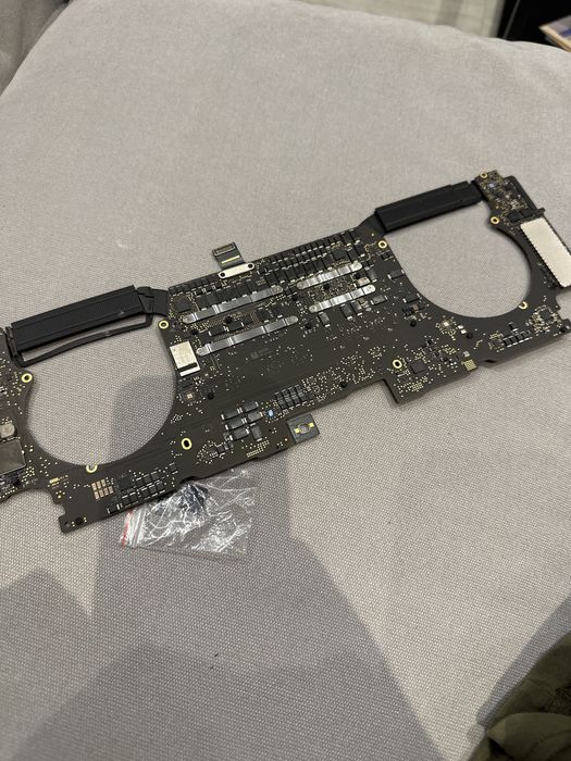 Apple a1707 pro 15.4 2017 macbook плата неробоча