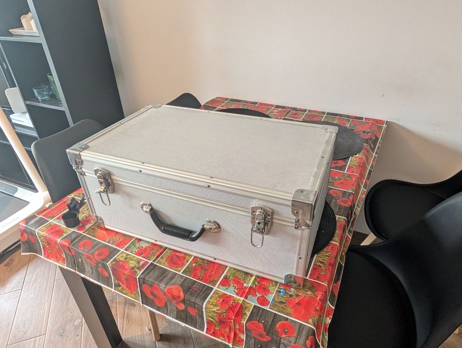 Dron DJI Phantom 4 Pro + walizka i akcesoria