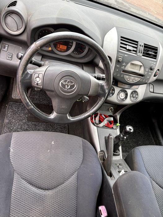 Toyota RAV4 — fotografia 5