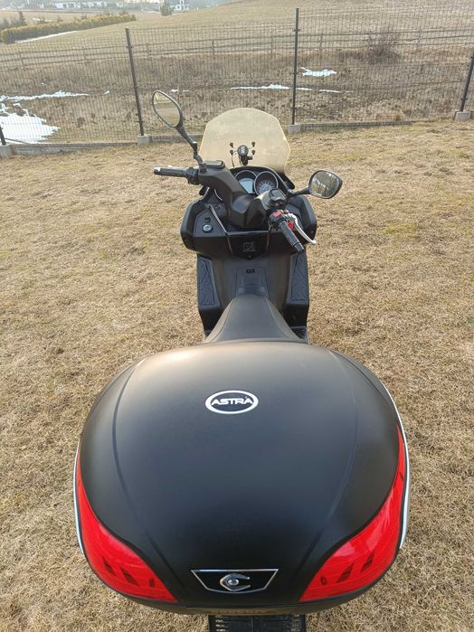 Maxi skuter Kymco Downtown 125. Rok 2011 przebieg 18tys. Z Niemiec