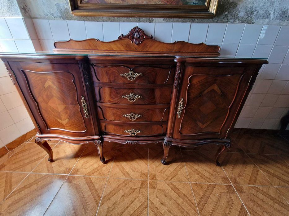 Mobília sala jantar, 2 móveis, 1 Mesa, 6 cadeiras. (Restaurada)