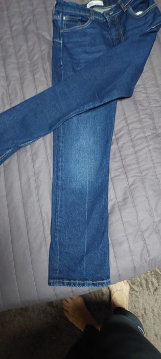Джинcи ZARA , придбані не в Україні