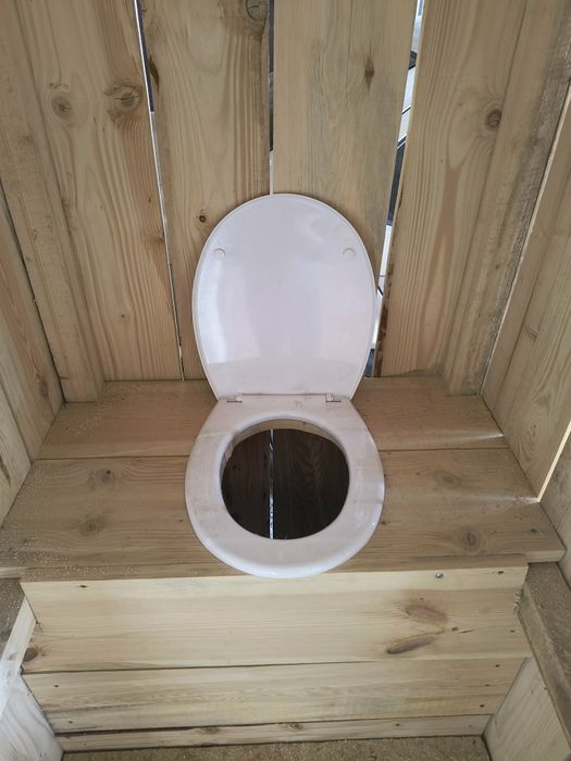 Wc, wychodek  drewniany na budowę, działke