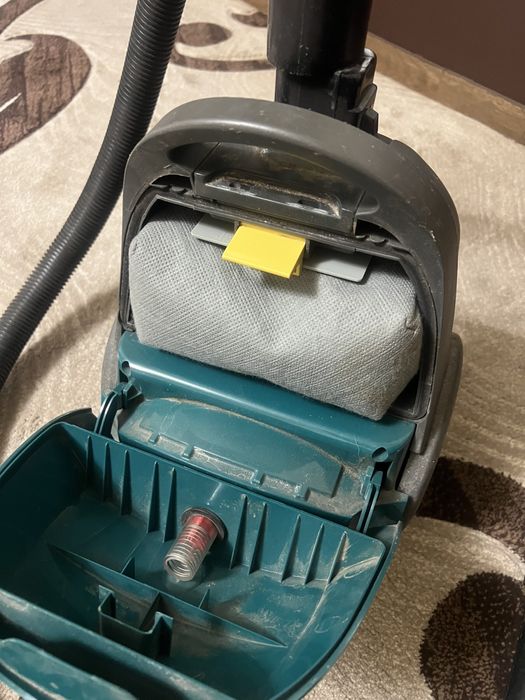 Продаю пилососи 1000 грн