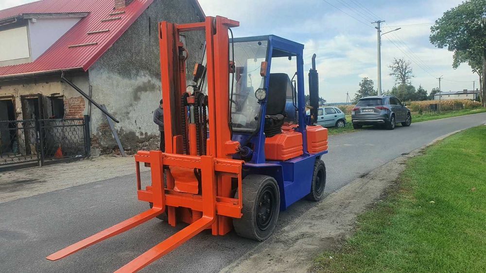 Wózek widłowy używany Toyota 02-5FG35 4T Wolny skok Kabina