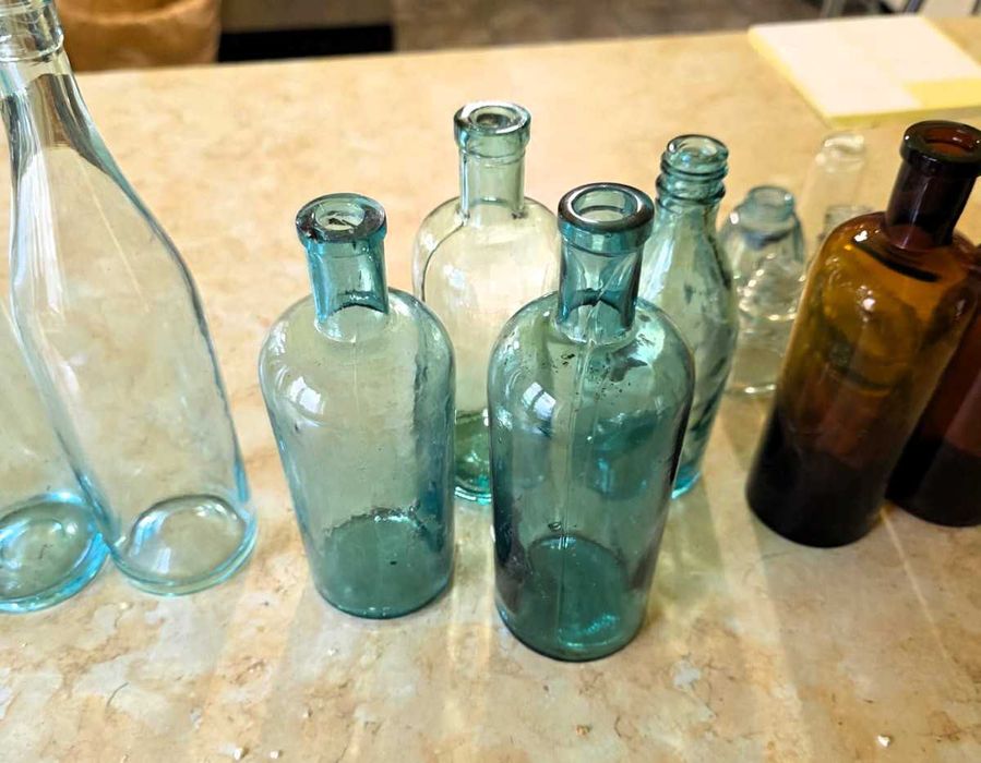 Stare butelki z czasów PRL