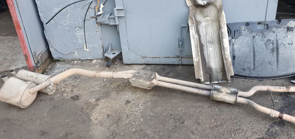 Вихлопна труба БМВ Е53 Е60 Е61 Е65 Е70 Е90 Ф01 Ф10 Ф30 Вихлоп BMW