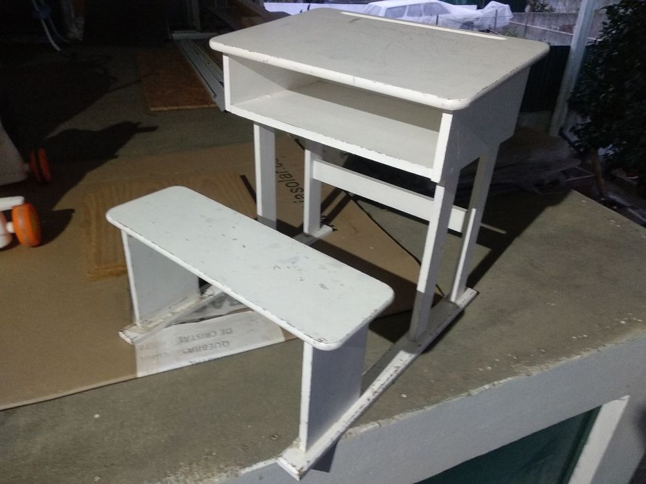 Réplica de secretária antiga